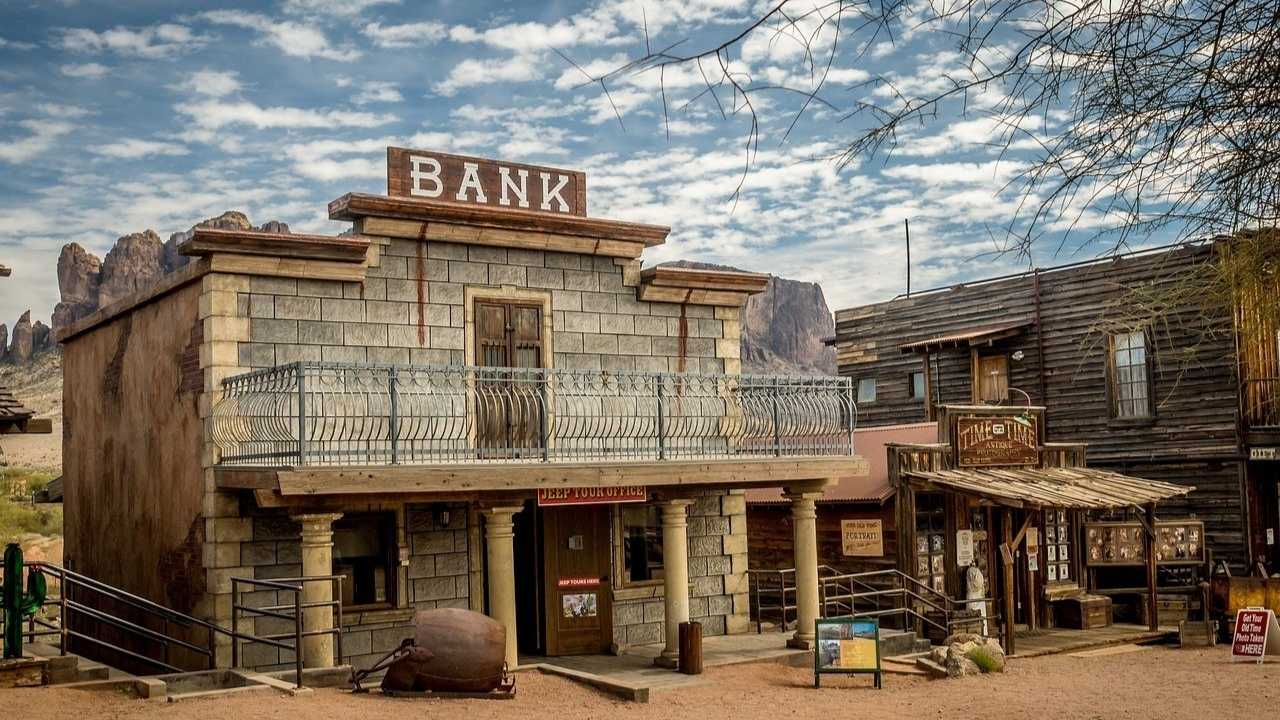 銀行外観